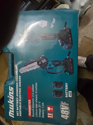 Motosega e forbice elettrica a batteria
