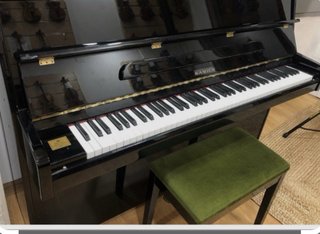 Piano Samick negro brillante