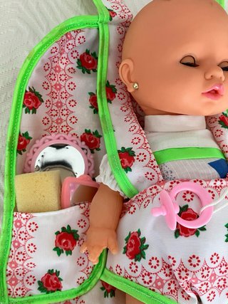 Muñeca bebé con accesorios