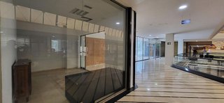 Local comercial en venta en Puerto Banús en Marbella
