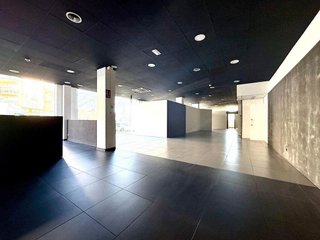 Local comercial en venta en Poblenou - L'Olivar Gran en Figueres