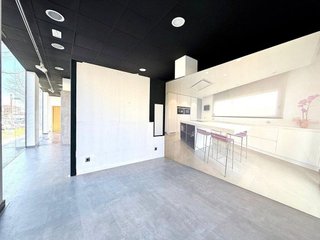 Local comercial en venta en Poblenou - L'Olivar Gran en Figueres