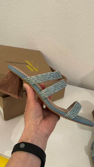 Sandalias tacón Vanessa Wu azul