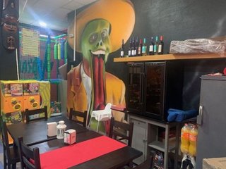 Local comercial en venta en San Pedro de Alcántara pueblo en Marbella