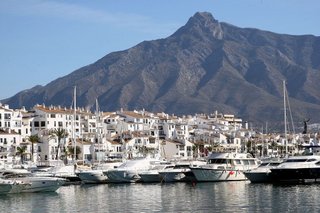 Local comercial en venta en San Pedro de Alcántara pueblo en Marbella