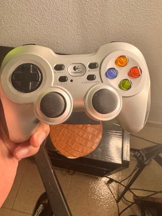 Logitech F710 Mando Inalámbrico