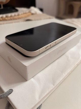 iPhone 14 Starlight White