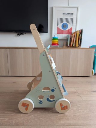 Andador de madera para bebé
