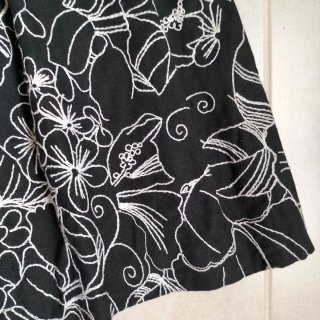 Falda bordada negra Talla 40