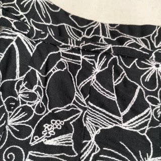 Falda bordada negra Talla 40
