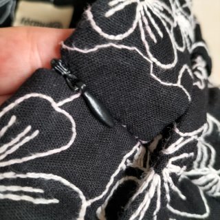 Falda bordada negra Talla 40