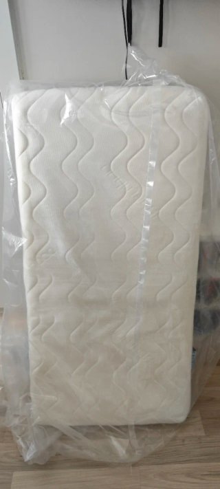 Cuna Ikea con colchón