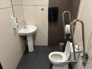 Local comercial en alquiler en Renfe - Bulevar 1º y 2º Fase en Jaén