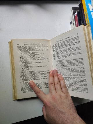 Libro cierto olor a podrido