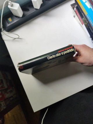 Libro cierto olor a podrido