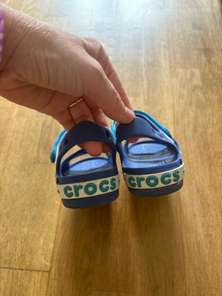 Zapatillas Crocs niño azul. Talla 29-30.