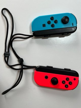 Nintendo Switch + Accesorios, cables y el FIFA 23