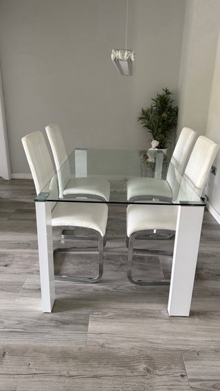 Mesa de comedor cristal y metal