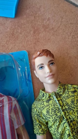 Lotto 2 Ken 1 in box 1 debox