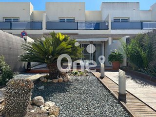 Casa adosada en venta en San Antonio de Benagéber