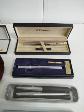 Estuches de plumas y bolígrafo