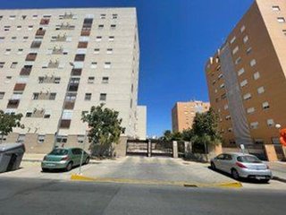 Garaje en venta en Colores - Entreparques en Sevilla