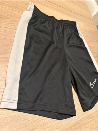 Pantalones cortos Nike fútbol negros y blancos