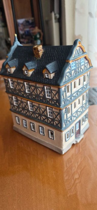 Réplica cerámica casa alemana