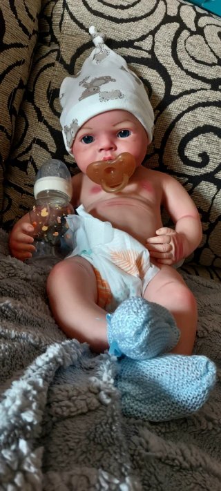 Reborn silicona niño 49cm