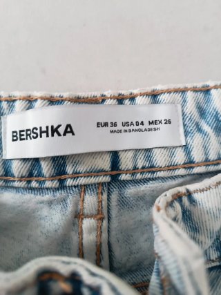 Pantalón vaquero Bershka desgastado