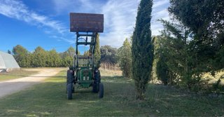 Tractor John Deere con pala