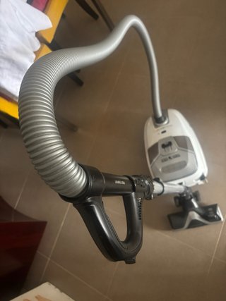 Aspiradora Rowenta Silence Force Compact