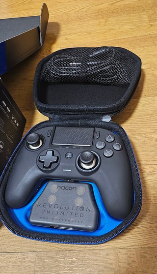 Nacon Revolution Unlimited Pro - Mando - Gamepad