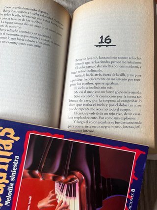 Lote 2 libros Pesadillas de R. L. Stine