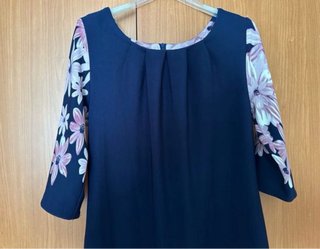 Vestido azul con estampado floral rosa,42.Nuevo