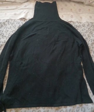 Jersey Negro Cuello Alto