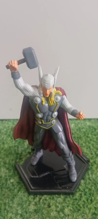 Figura colección Thor Marvel