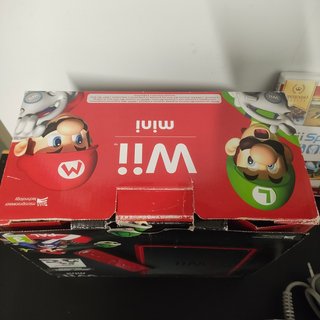 Nintendo Wii Mini Rosso con due controller e gioch