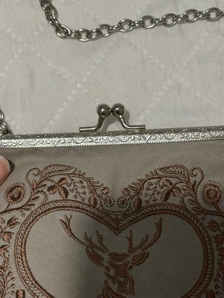 Bolso vintage con cadena y bordado de ciervo