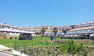 Casa adosada en alquiler en Hipódromo - Cerrado del Águila en Mijas
