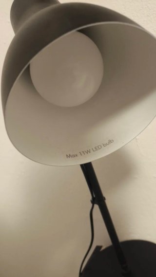 Lámpara de escritorio negra