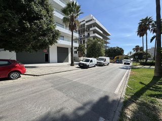Local comercial en alquiler en Nueva Andalucía centro en Marbella
