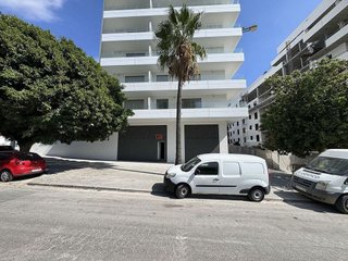 Local comercial en alquiler en Nueva Andalucía centro en Marbella
