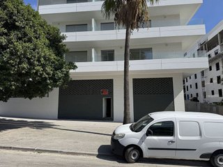 Local comercial en alquiler en Nueva Andalucía centro en Marbella