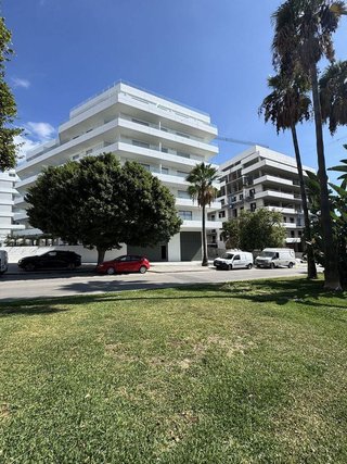 Local comercial en alquiler en Nueva Andalucía centro en Marbella