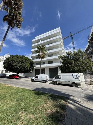 Local comercial en alquiler en Nueva Andalucía centro en Marbella