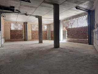 Local comercial en alquiler en Nueva Andalucía centro en Marbella