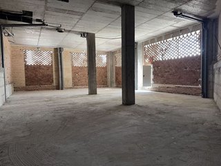 Local comercial en alquiler en Nueva Andalucía centro en Marbella
