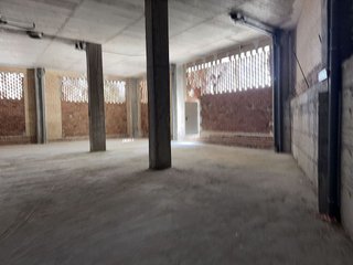 Local comercial en alquiler en Nueva Andalucía centro en Marbella