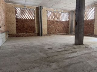 Local comercial en alquiler en Nueva Andalucía centro en Marbella
